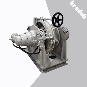 Marine hydraulic windlass